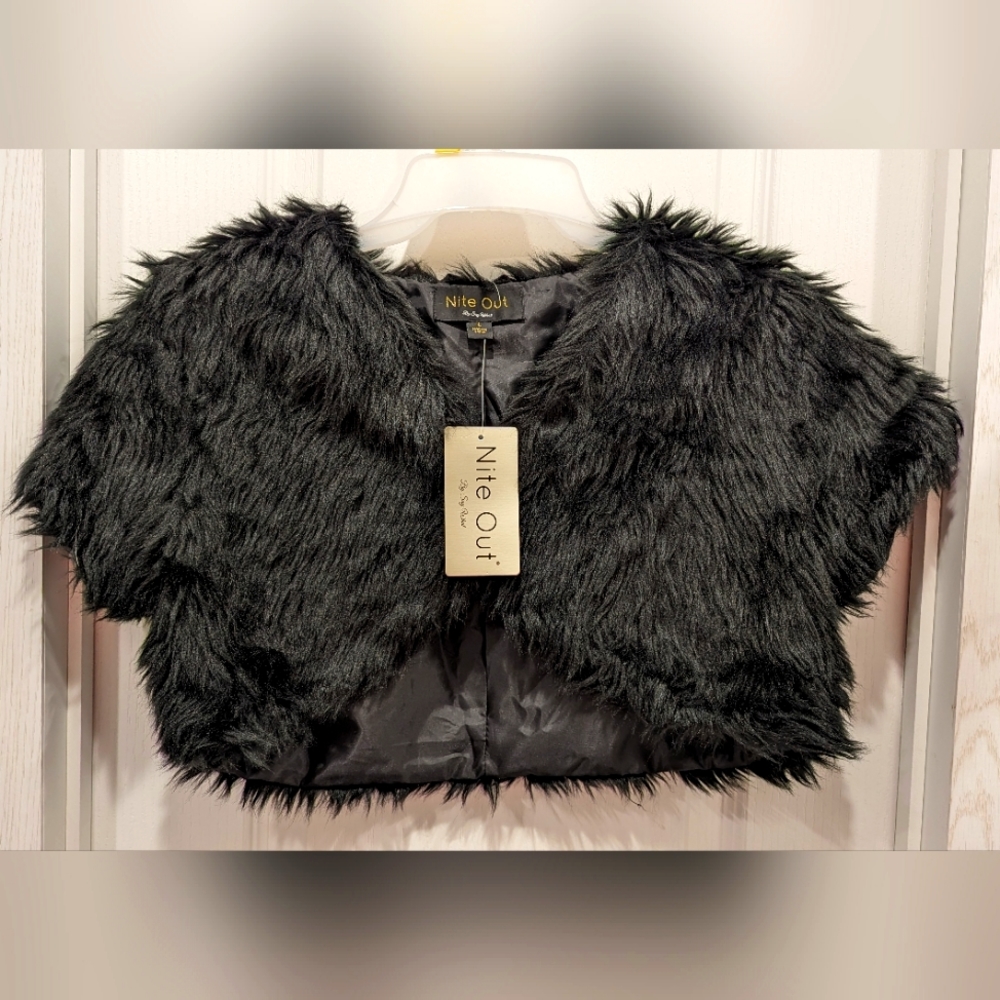 Faux fur crop vest